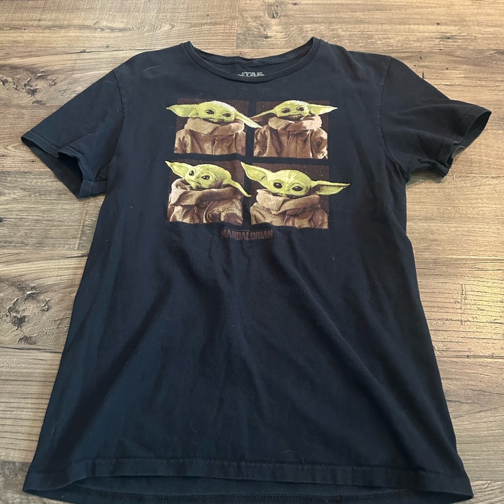 Star Wars Graphic Tee size Small